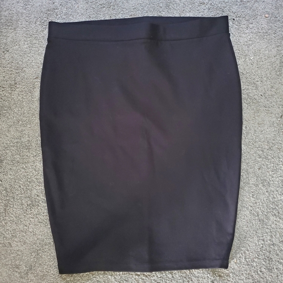 NWT TORRID BLACK SKIRT 2X - Picture 2 of 8